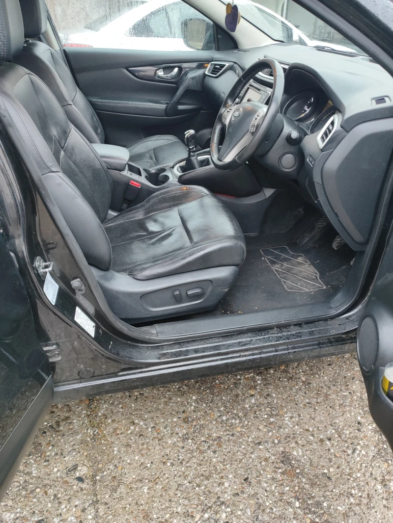 Nissan Qashqai 1.5 dci, снимка 11 - Автомобили и джипове - 53515416