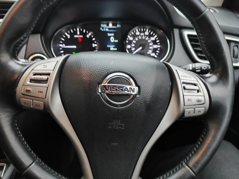 Nissan Qashqai 1.5 dci, снимка 16 - Автомобили и джипове - 53515416