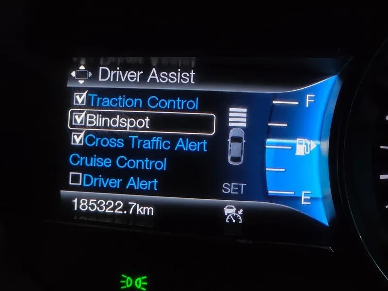 Ford Explorer 2.3 AWD, снимка 16 - Автомобили и джипове - 54351916