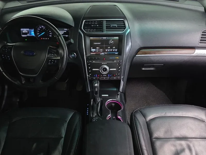 Ford Explorer 2.3 AWD, снимка 7 - Автомобили и джипове - 54351916