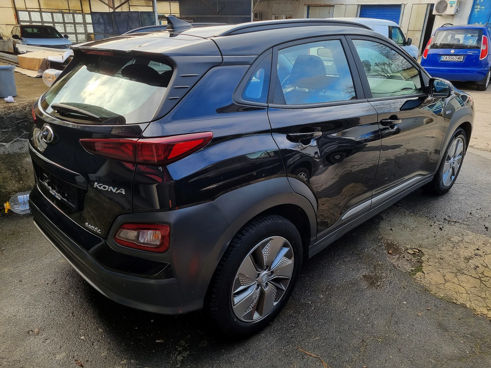 Hyundai Kona 64kw / SOH 100% / Термопомпа / Сервизна история - изображение 3