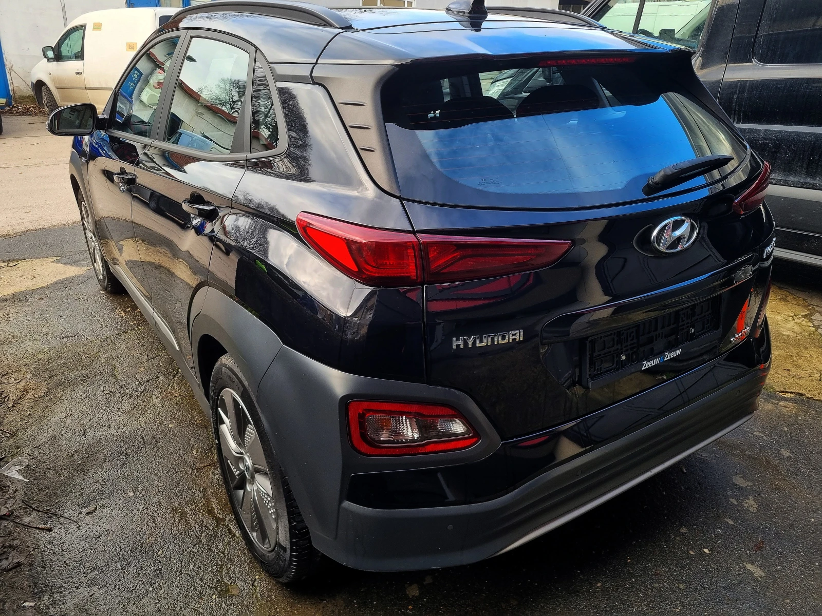 Hyundai Kona 64kw / SOH 100% / Термопомпа / Сервизна история - изображение 4
