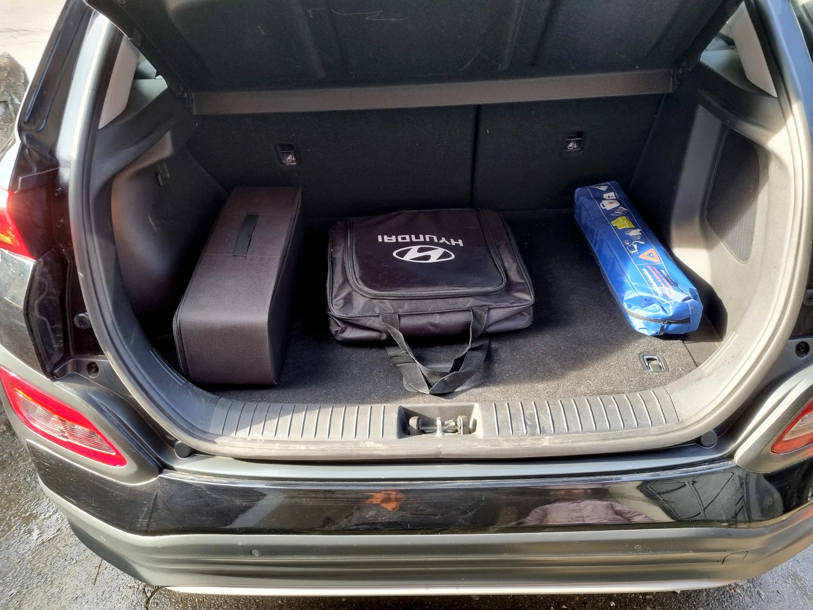 Hyundai Kona 64kw / SOH 100% / Термопомпа / Сервизна история, снимка 14 - Автомобили и джипове - 53491679