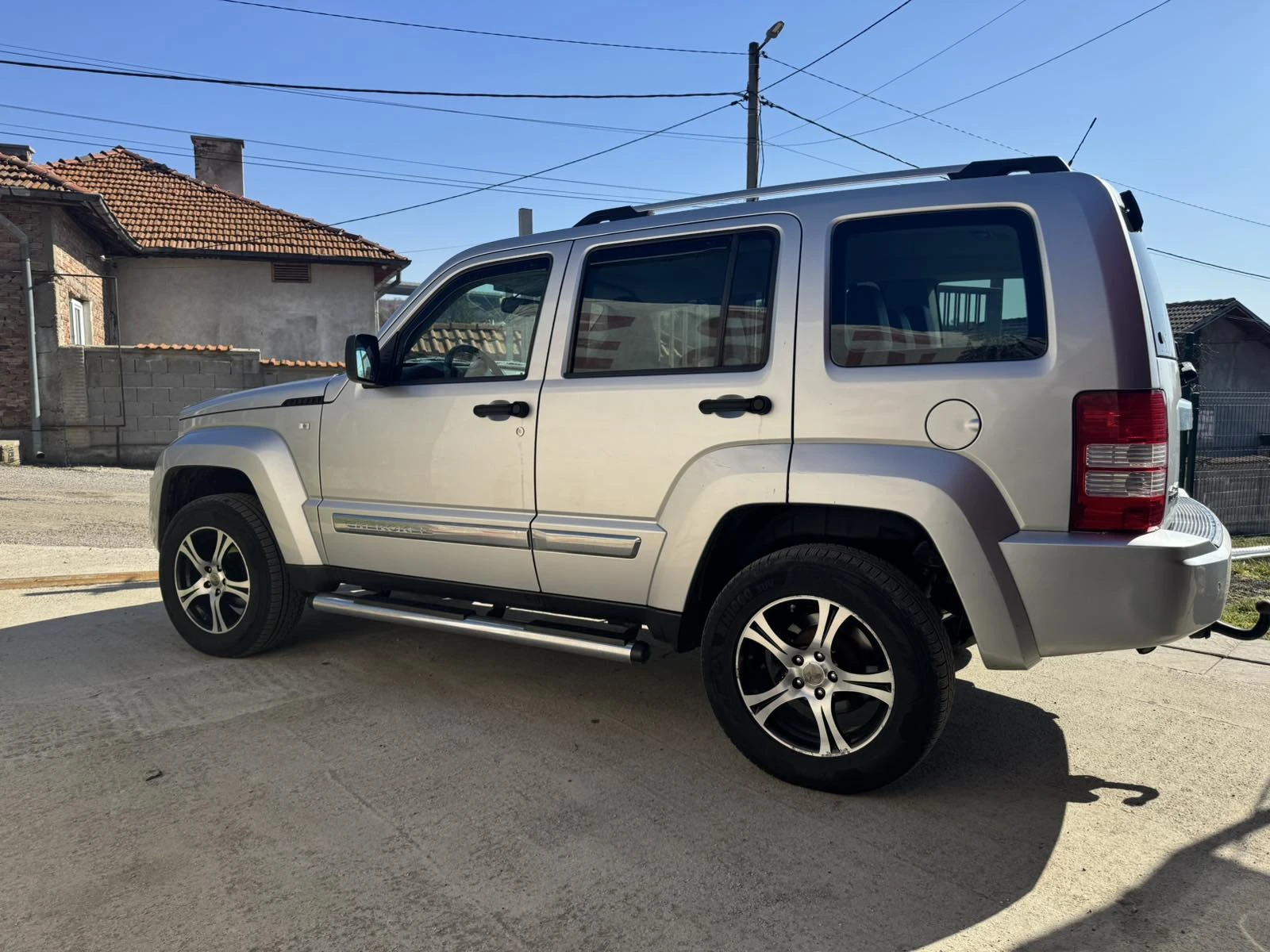 Jeep Cherokee 3.7i V6 4x4 ��� | Mobile.bg � ����������� 4