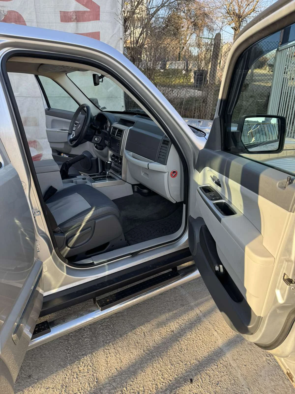 Jeep Cherokee 3.7i V6 4x4 ��� | Mobile.bg � ����������� 10