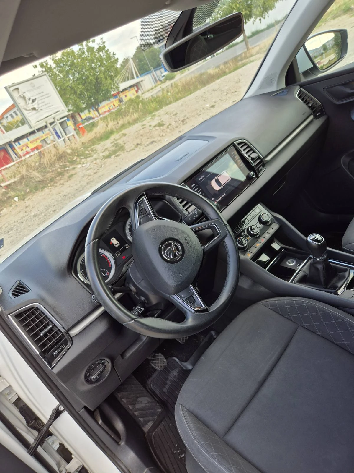 Skoda Karoq, снимка 6 - Автомобили и джипове - 53940719