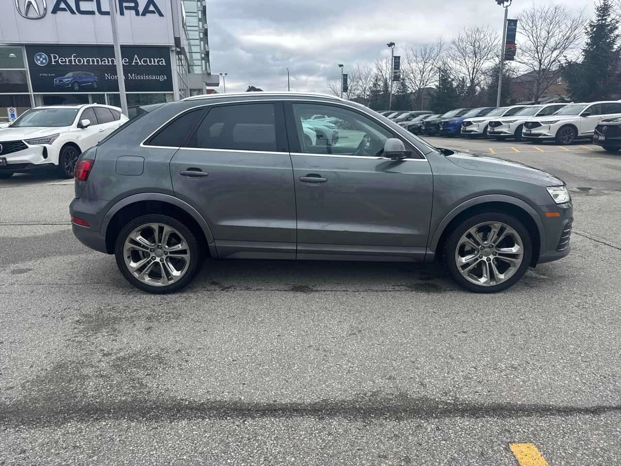 Audi Q3 * Progressiv * CARFAX * ПАНО * 2 КЛЮЧА * , снимка 3 - Автомобили и джипове - 54093907