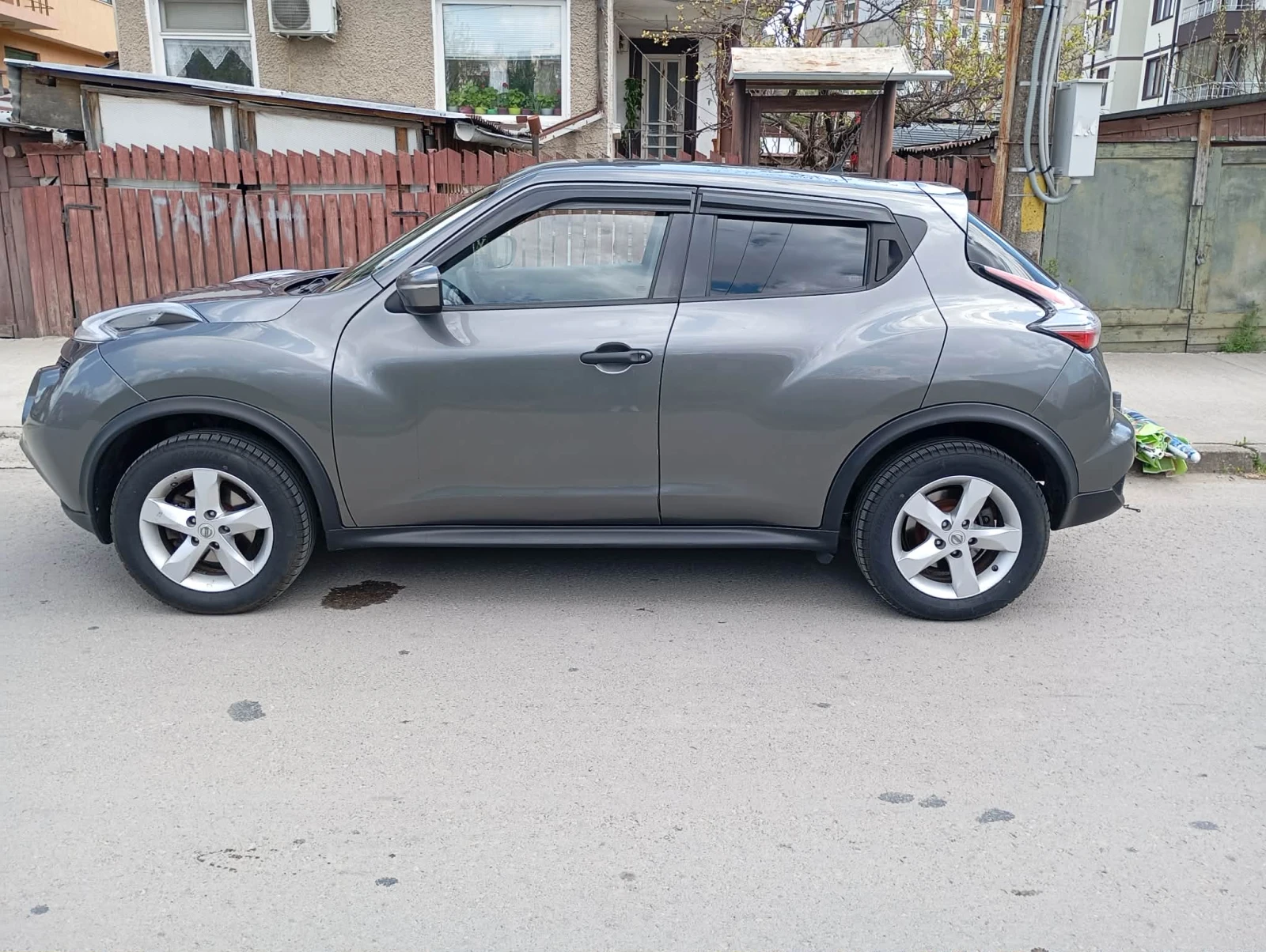 Nissan Juke 1.6 газ-бензин, снимка 3 - Автомобили и джипове - 54259374
