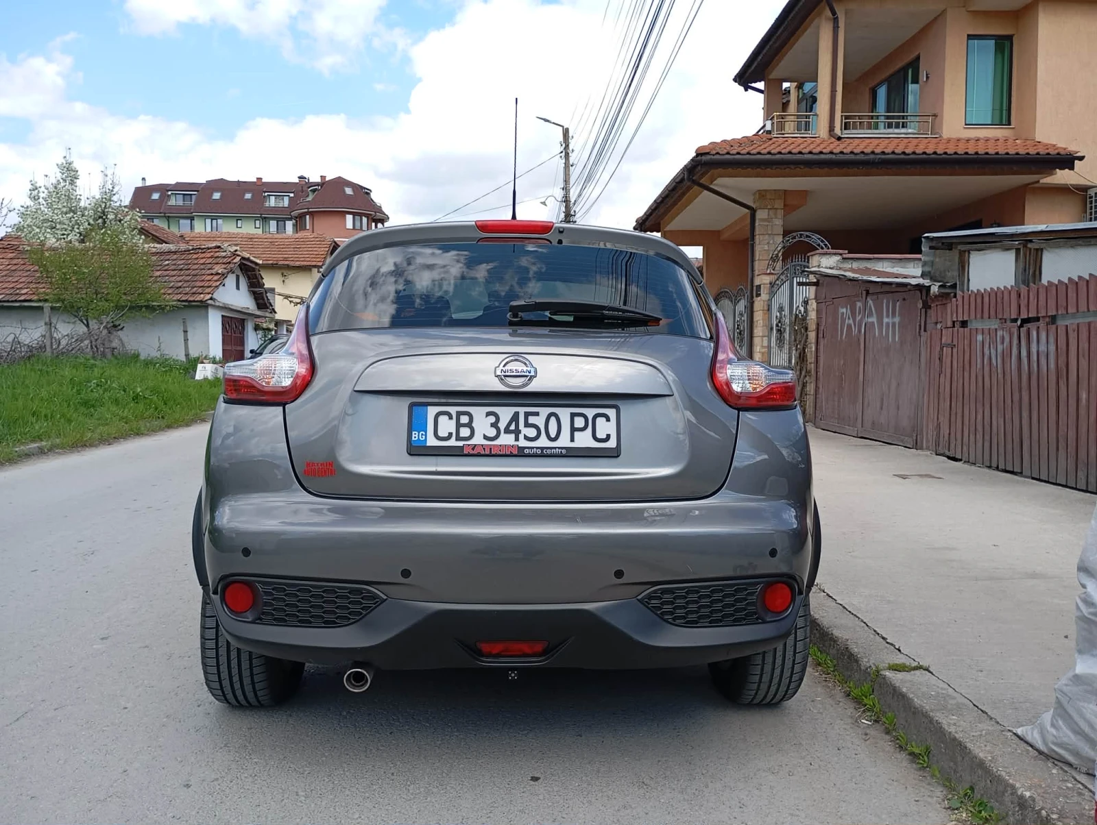 Nissan Juke 1.6 газ-бензин, снимка 2 - Автомобили и джипове - 54259374