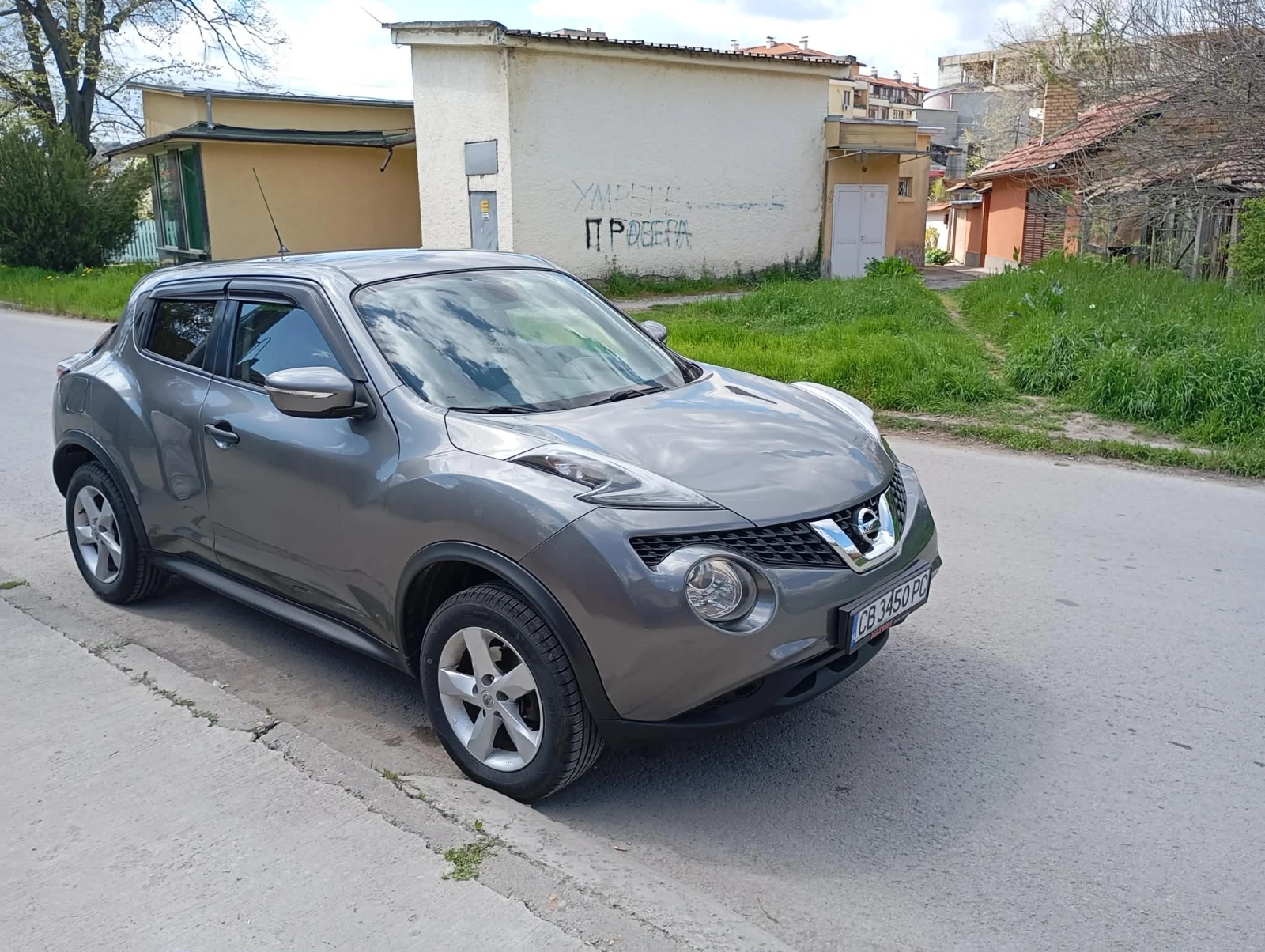 Nissan Juke 1.6 газ-бензин, снимка 4 - Автомобили и джипове - 54259374