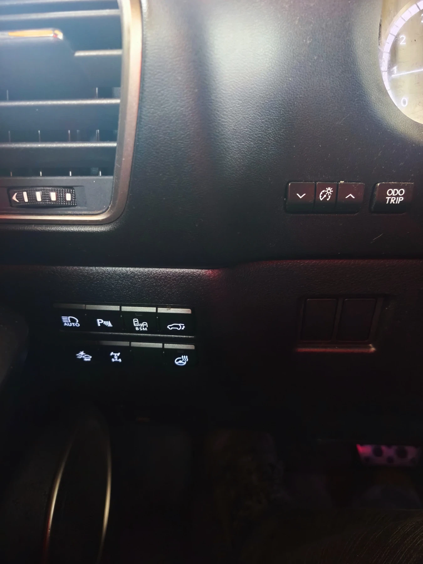 Lexus NX 200t F SPORT, снимка 10 - Автомобили и джипове - 54615402