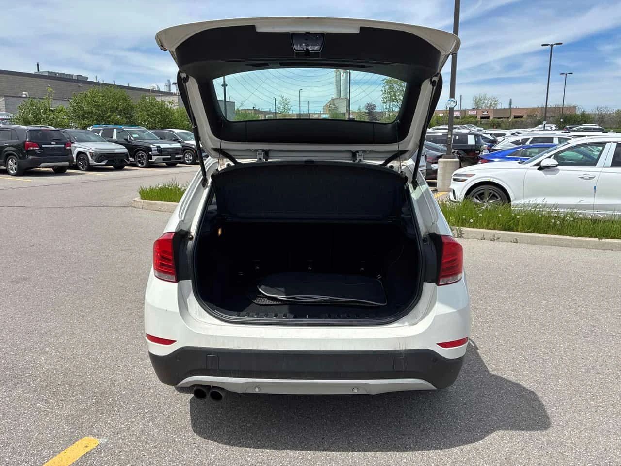BMW X1 * xDrive28i * CARFAX * 2 КЛЮЧА * ПОДГРЕВ * KEYLESS, снимка 13 - Автомобили и джипове - 54759372