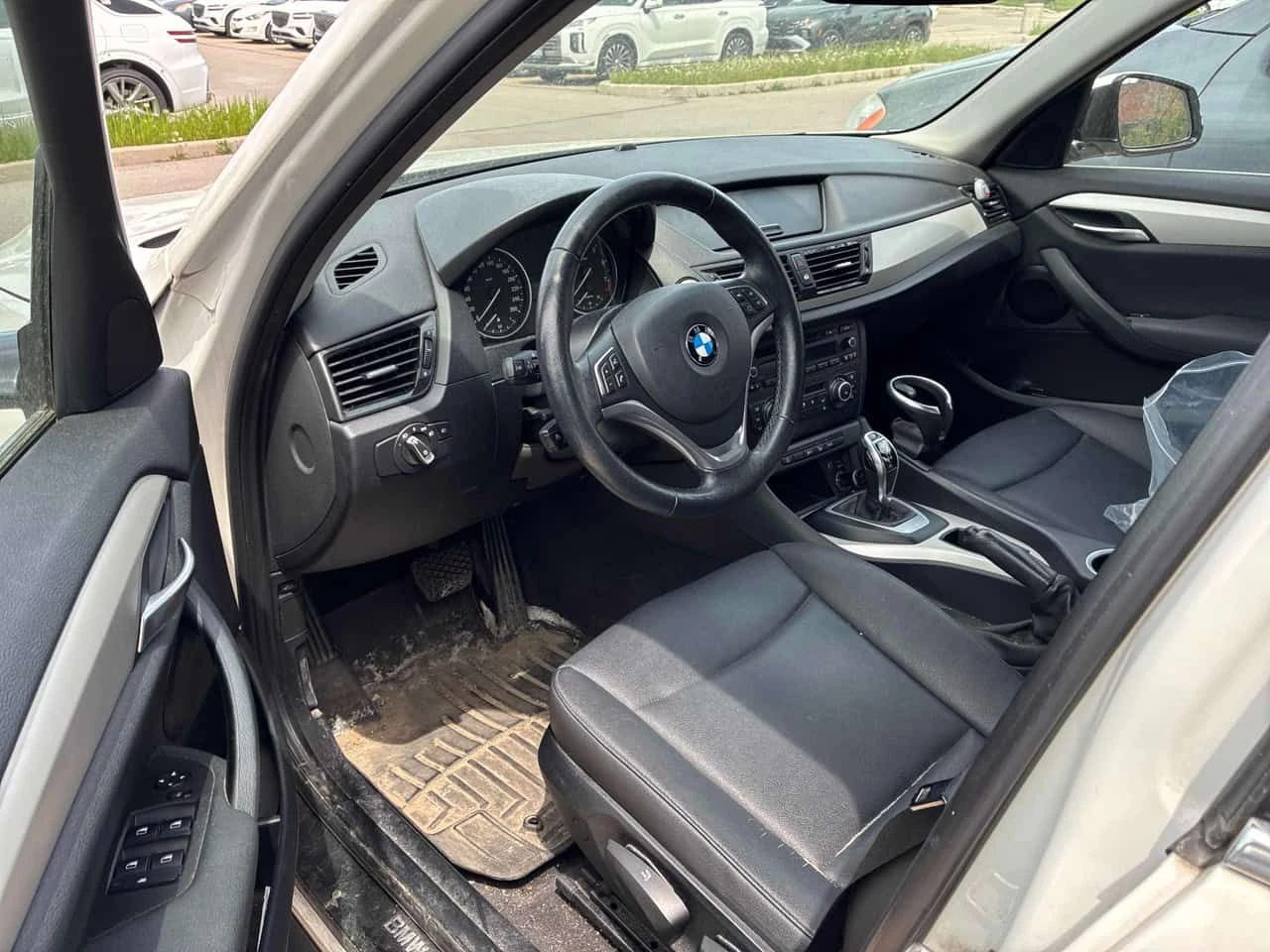 BMW X1 * xDrive28i * CARFAX * 2 КЛЮЧА * ПОДГРЕВ * KEYLESS, снимка 5 - Автомобили и джипове - 54759372