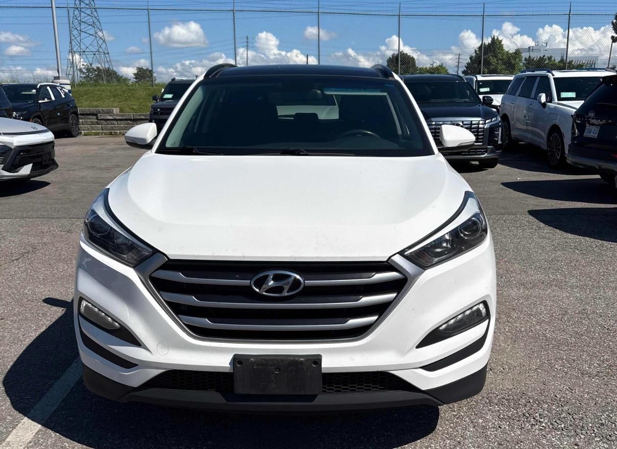 Hyundai Tucson Панорама* Keyless* Подгрев* Без ЩЕТА* , снимка 3 - Автомобили и джипове - 55107297