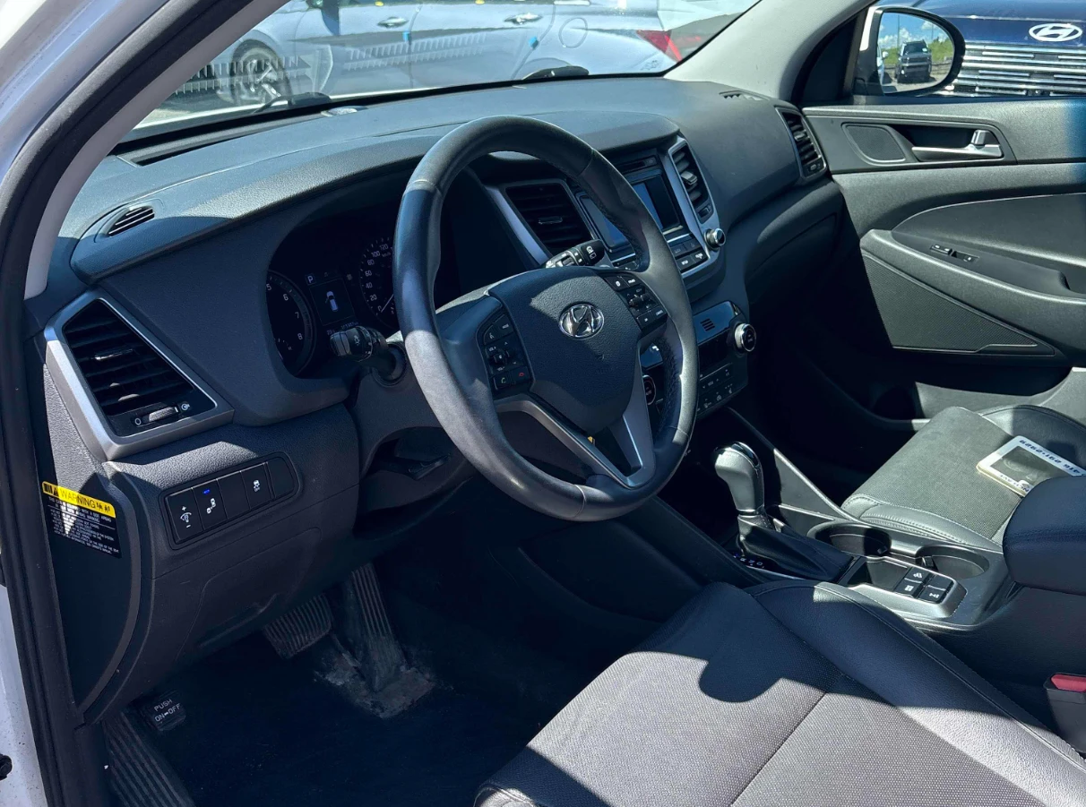 Hyundai Tucson Панорама* Keyless* Подгрев* Без ЩЕТА* , снимка 7 - Автомобили и джипове - 55107297