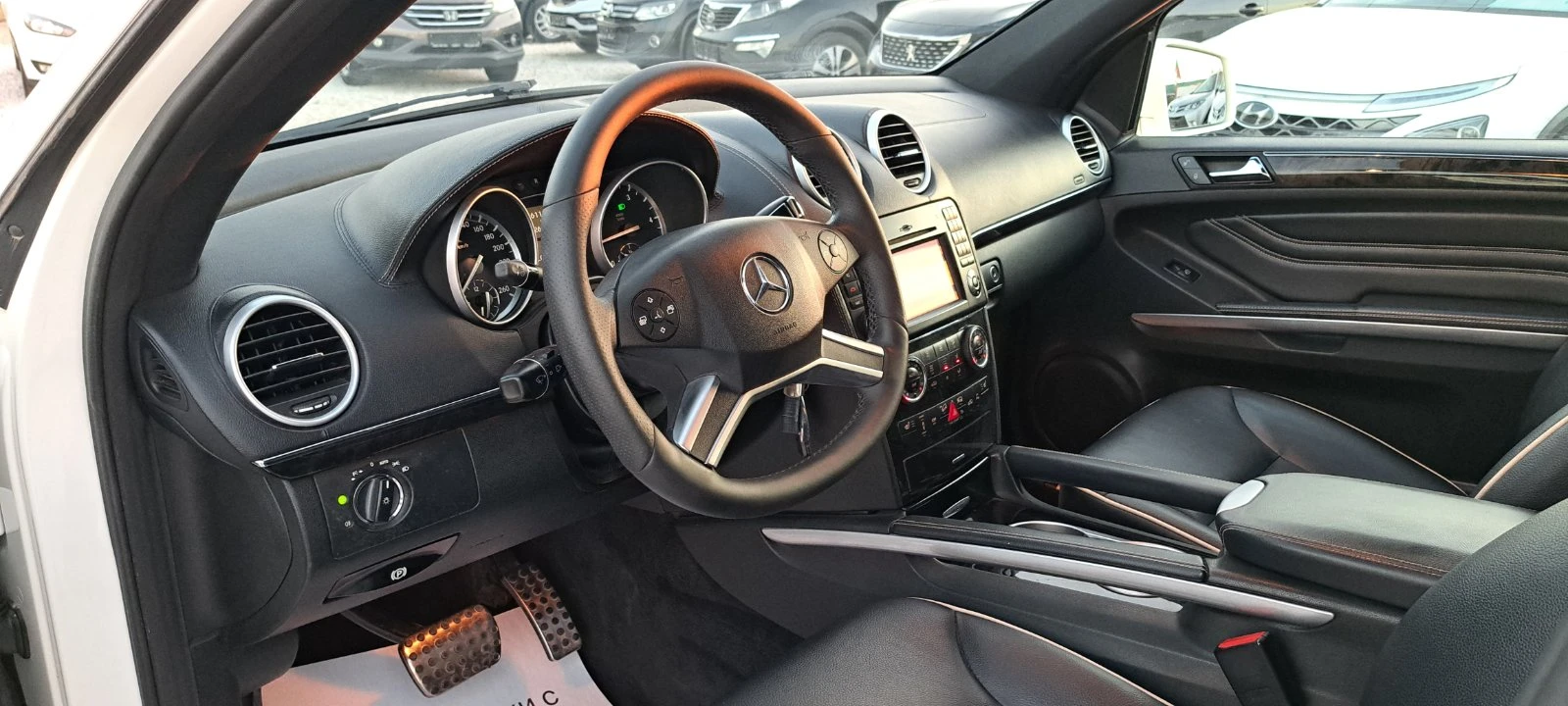 Mercedes-Benz ML 350 CDI 4x4 Grand Edition  Full екстир, снимка 10 - Автомобили и джипове - 55483810