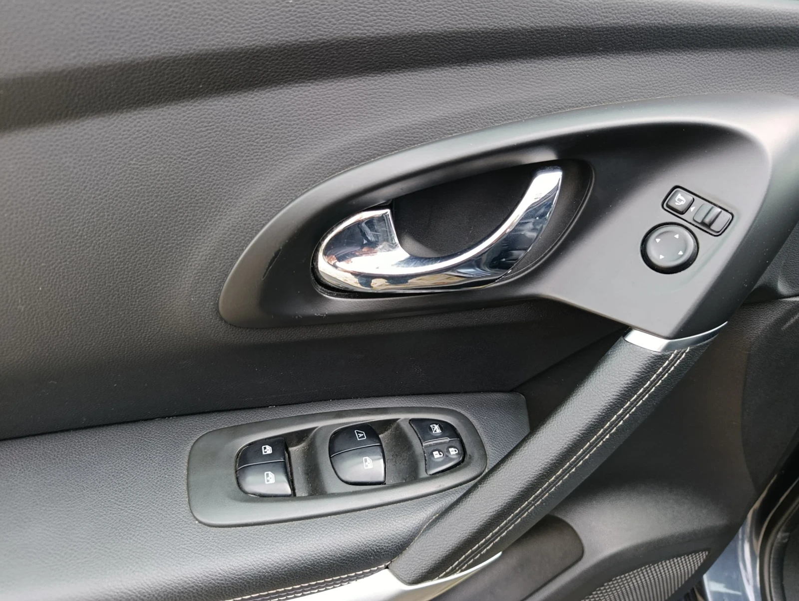 Renault Kadjar, снимка 9 - Автомобили и джипове - 56239061