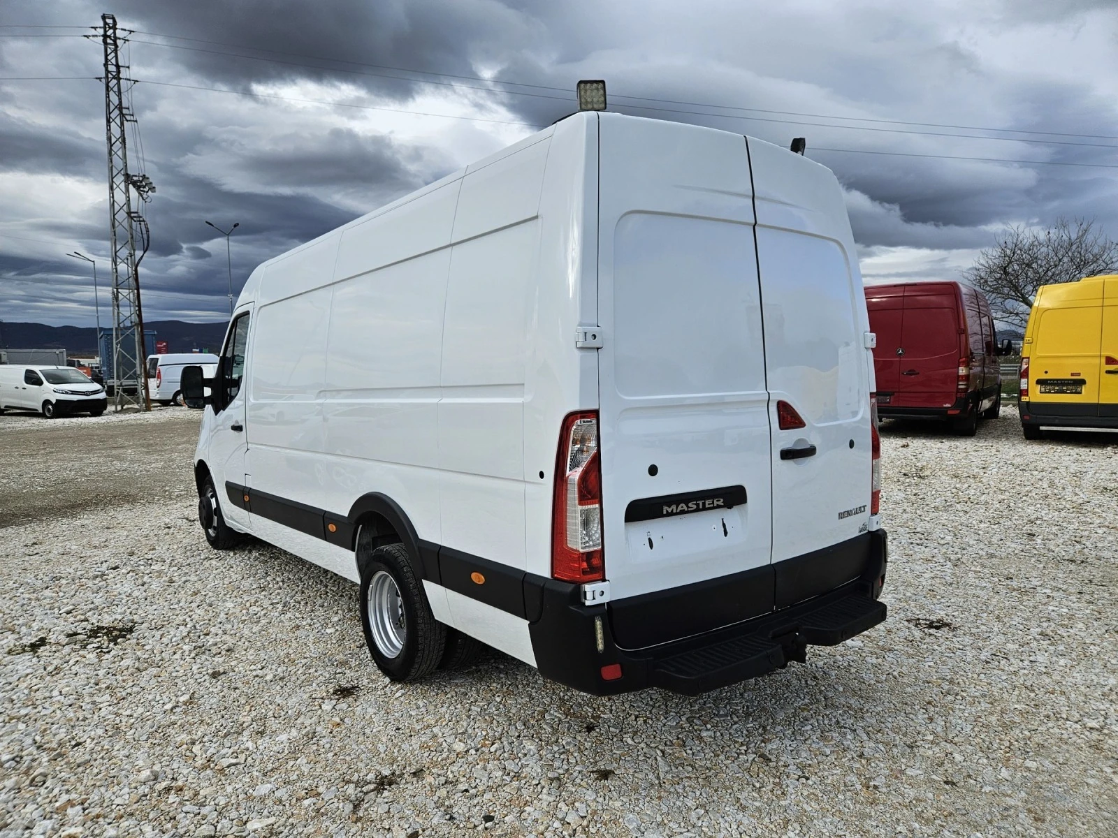 Renault Master До 3.5 тона - изображение 3