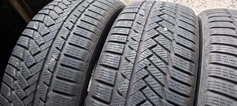 Гуми Зимни 235/55R19, снимка 2 - Гуми и джанти - 30948006