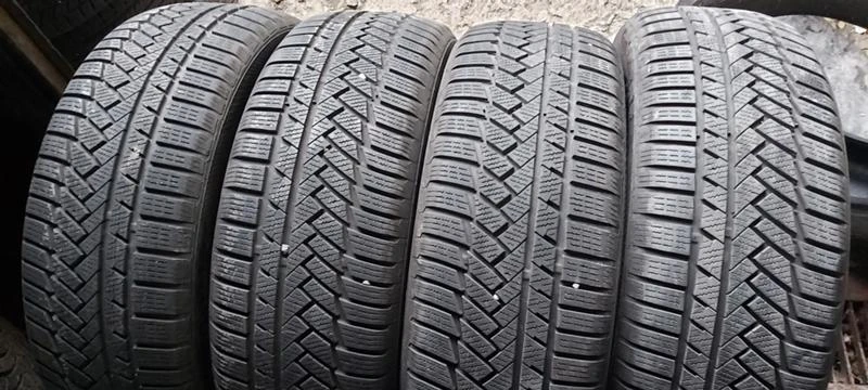 Гуми Зимни 235/55R19, снимка 1 - Гуми и джанти - 30948006