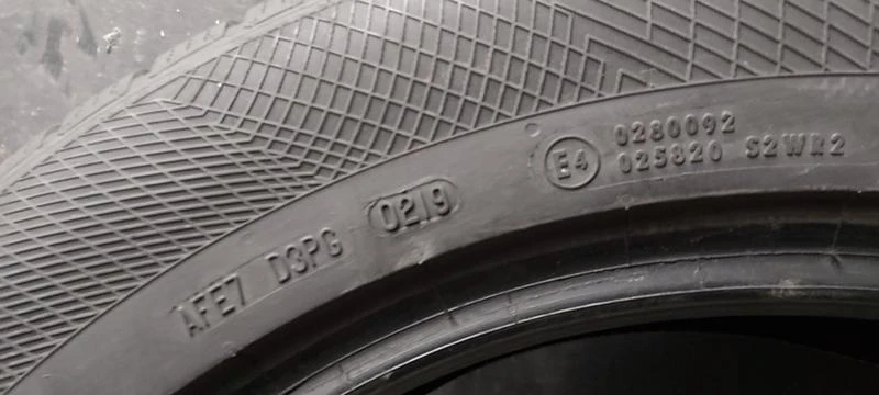 Гуми Зимни 235/55R19, снимка 7 - Гуми и джанти - 30948006