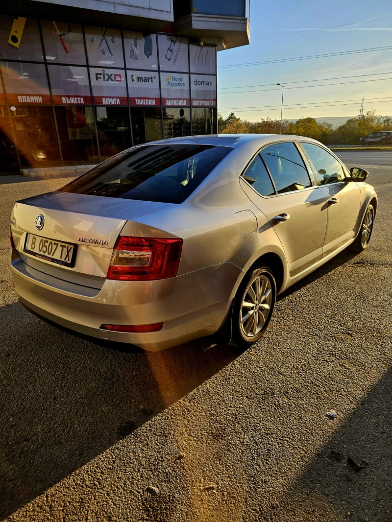 Skoda Octavia, снимка 6 - Автомобили и джипове - 48120647