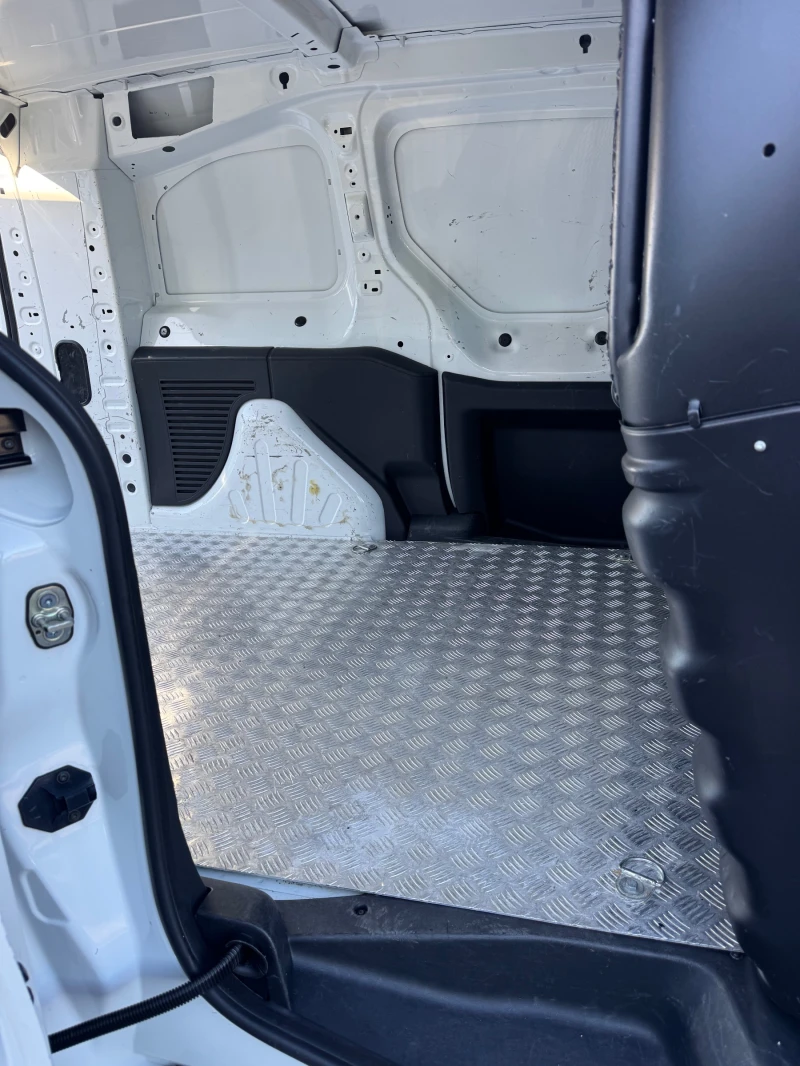 Peugeot Partner 1.6eHDI-LONG, снимка 15 - Автомобили и джипове - 51761196