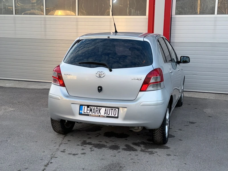 Toyota Yaris 1.4D-4D AUTOMATIK NAVI EVRO 5A ЛИЗИНГ!!!, снимка 8 - Автомобили и джипове - 52851468