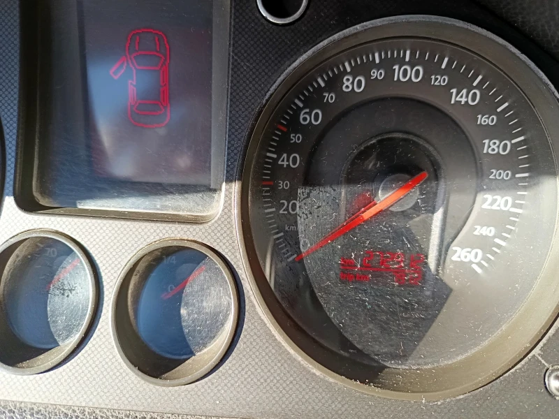 VW Passat, снимка 13 - Автомобили и джипове - 52938943