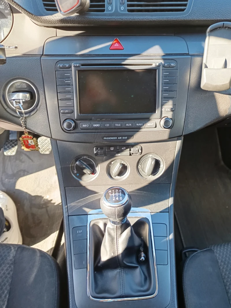 VW Passat, снимка 12 - Автомобили и джипове - 52938943