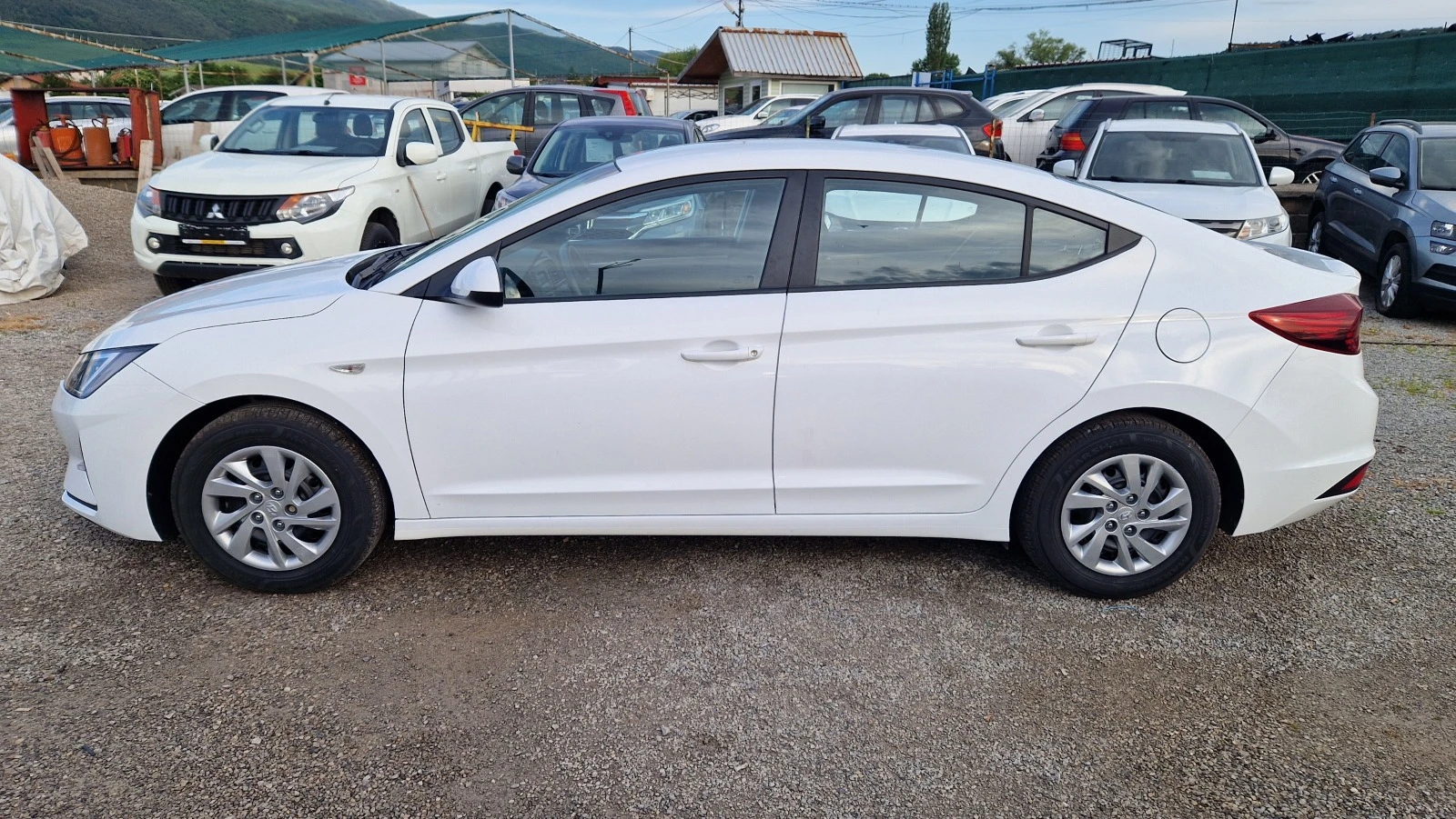 Hyundai Elantra 1.6i ГАЗ.ИНЖ. - изображение 5