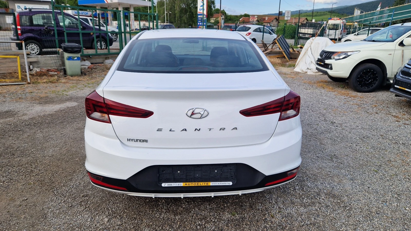 Hyundai Elantra 1.6i ГАЗ.ИНЖ. - изображение 8