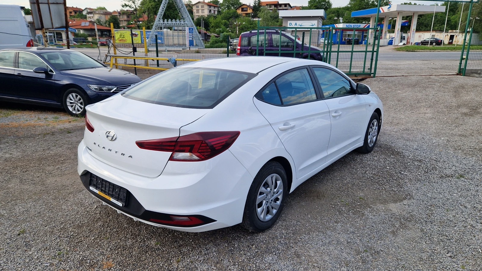 Hyundai Elantra 1.6i ГАЗ.ИНЖ. - изображение 3