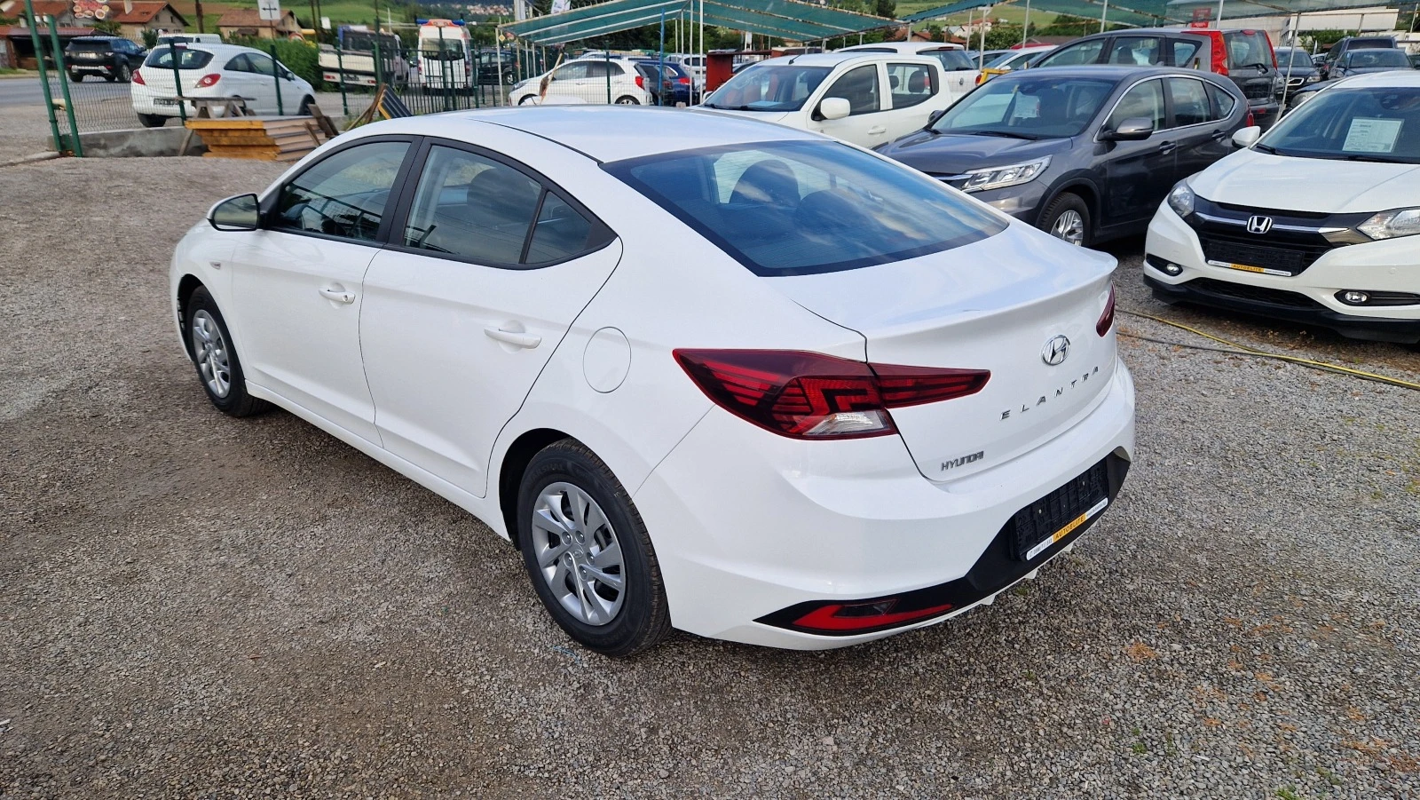 Hyundai Elantra 1.6i ГАЗ.ИНЖ. - изображение 4