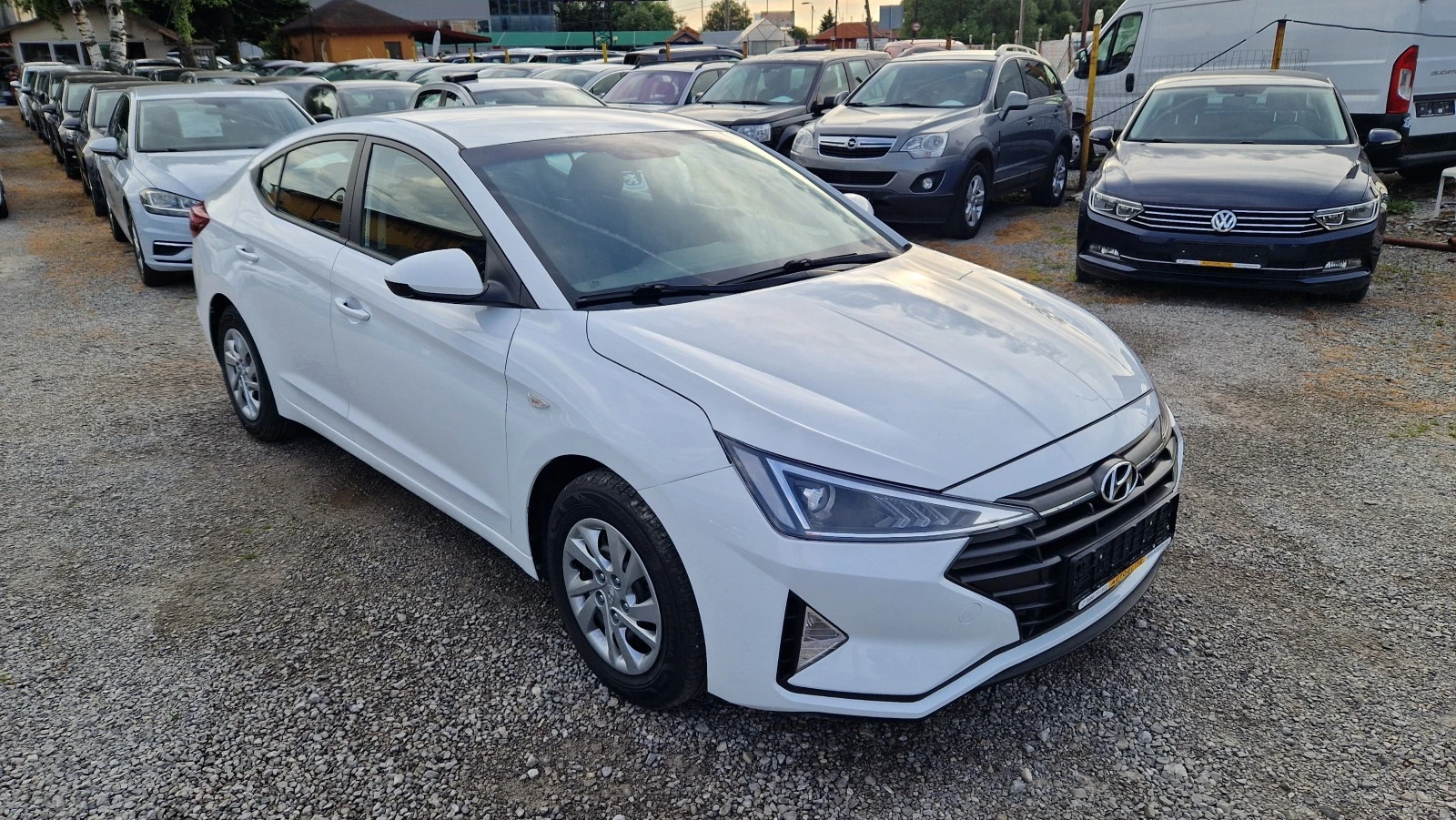 Hyundai Elantra 1.6i ГАЗ.ИНЖ. - изображение 2