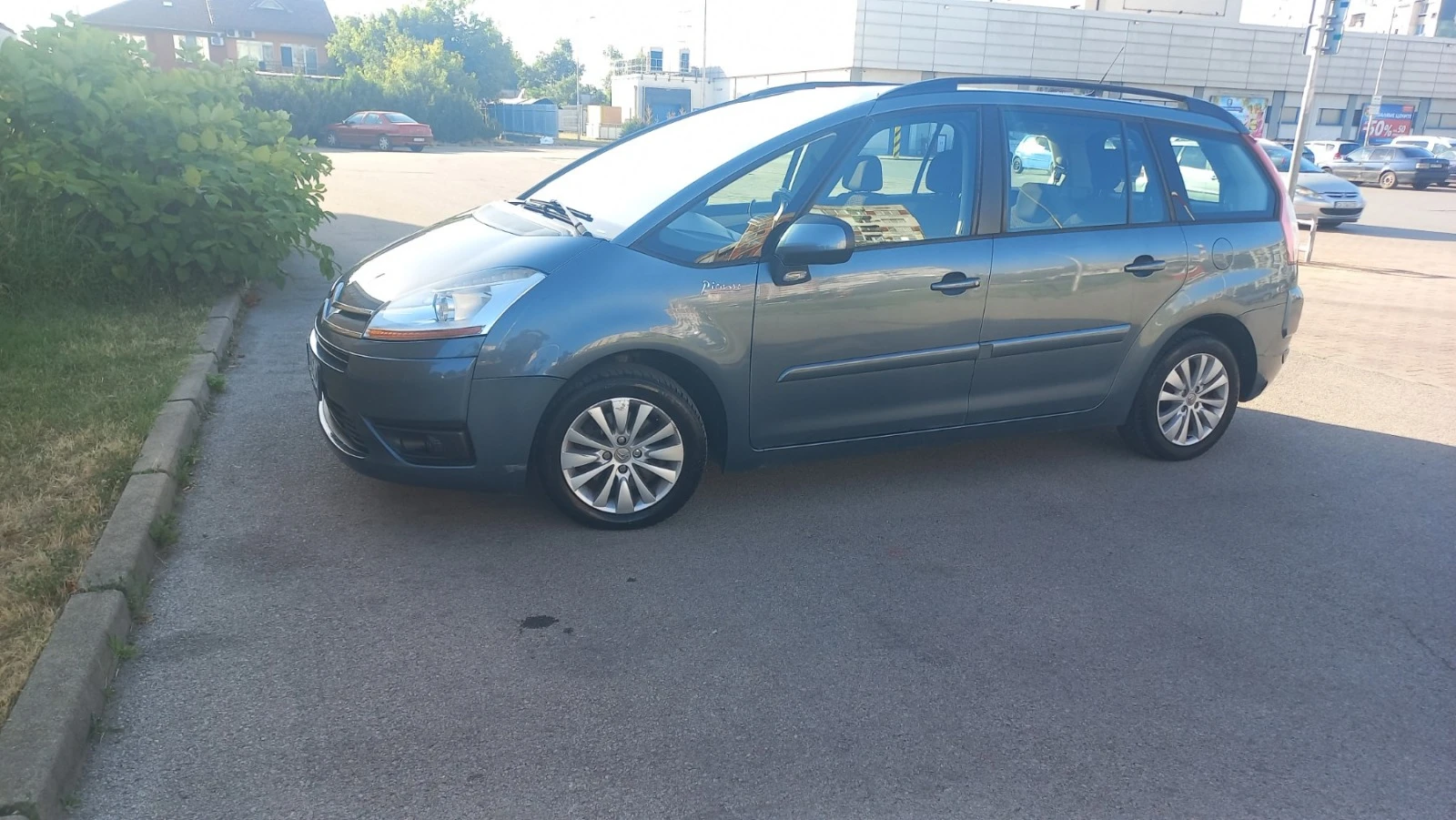 Citroen Grand C4 Picasso 2.0i 16V 7 места , LPG - изображение 2