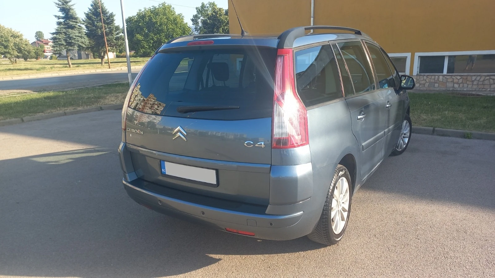 Citroen Grand C4 Picasso 2.0i 16V 7 места , LPG - изображение 3