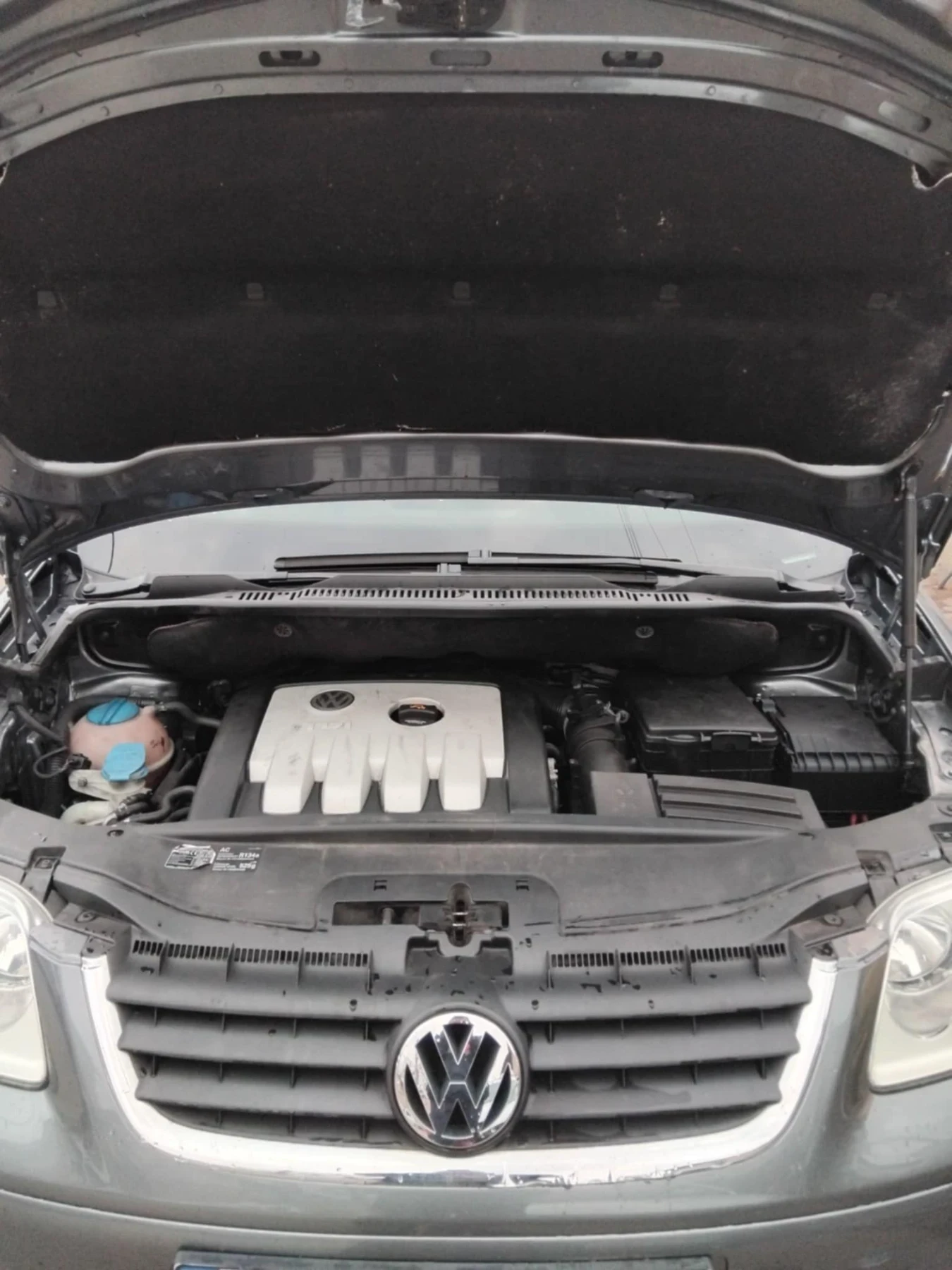 VW Touran 2.0 TDI - изображение 9