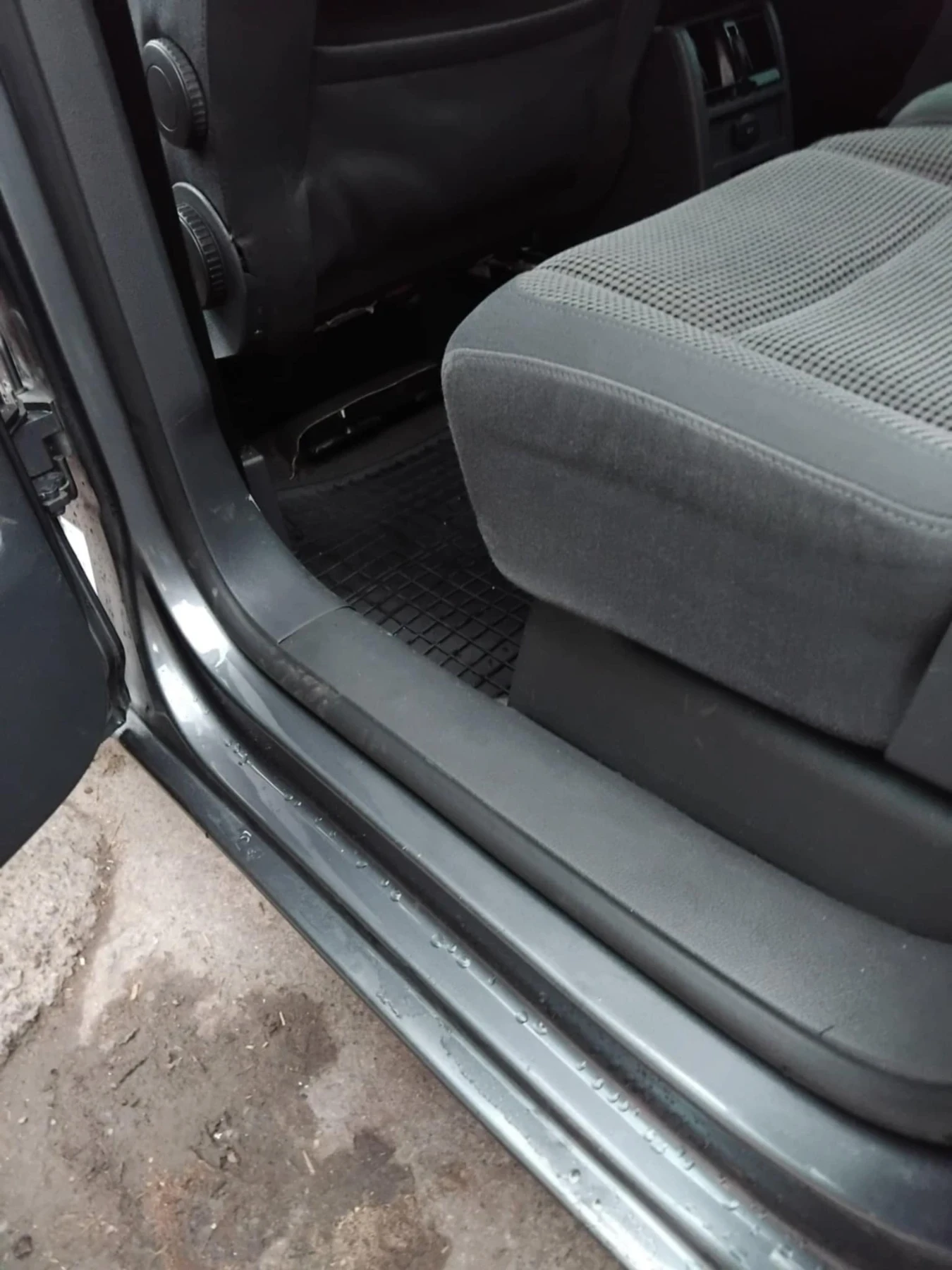 VW Touran 2.0 TDI - изображение 8