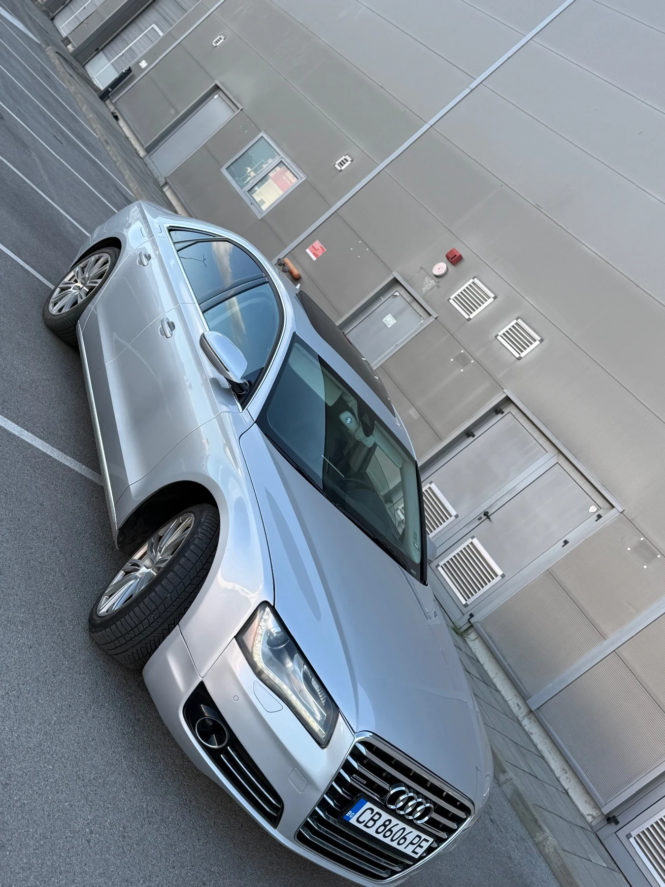 Audi A8 4.2 TDI ОБСЛУЖЕН! ВСИЧКИ ЕКСТРИ! - изображение 3