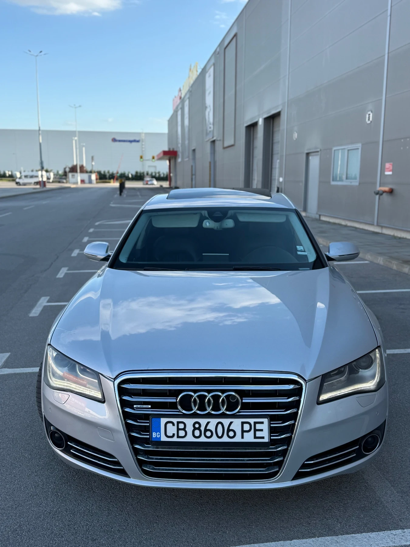 Audi A8 4.2 TDI ОБСЛУЖЕН! ВСИЧКИ ЕКСТРИ! - изображение 2