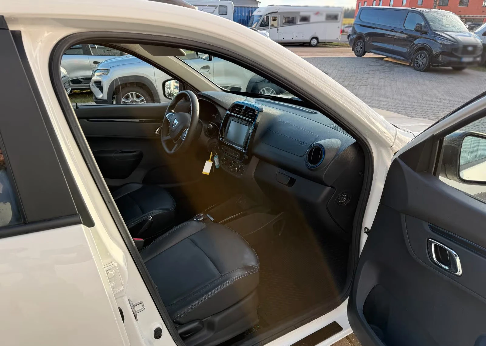 Dacia Spring COMFORT/45HP/CARPLAY/FWD/DIGITAL/DAB/VCONTROL/984f | Mobile.bg � ����������� 12