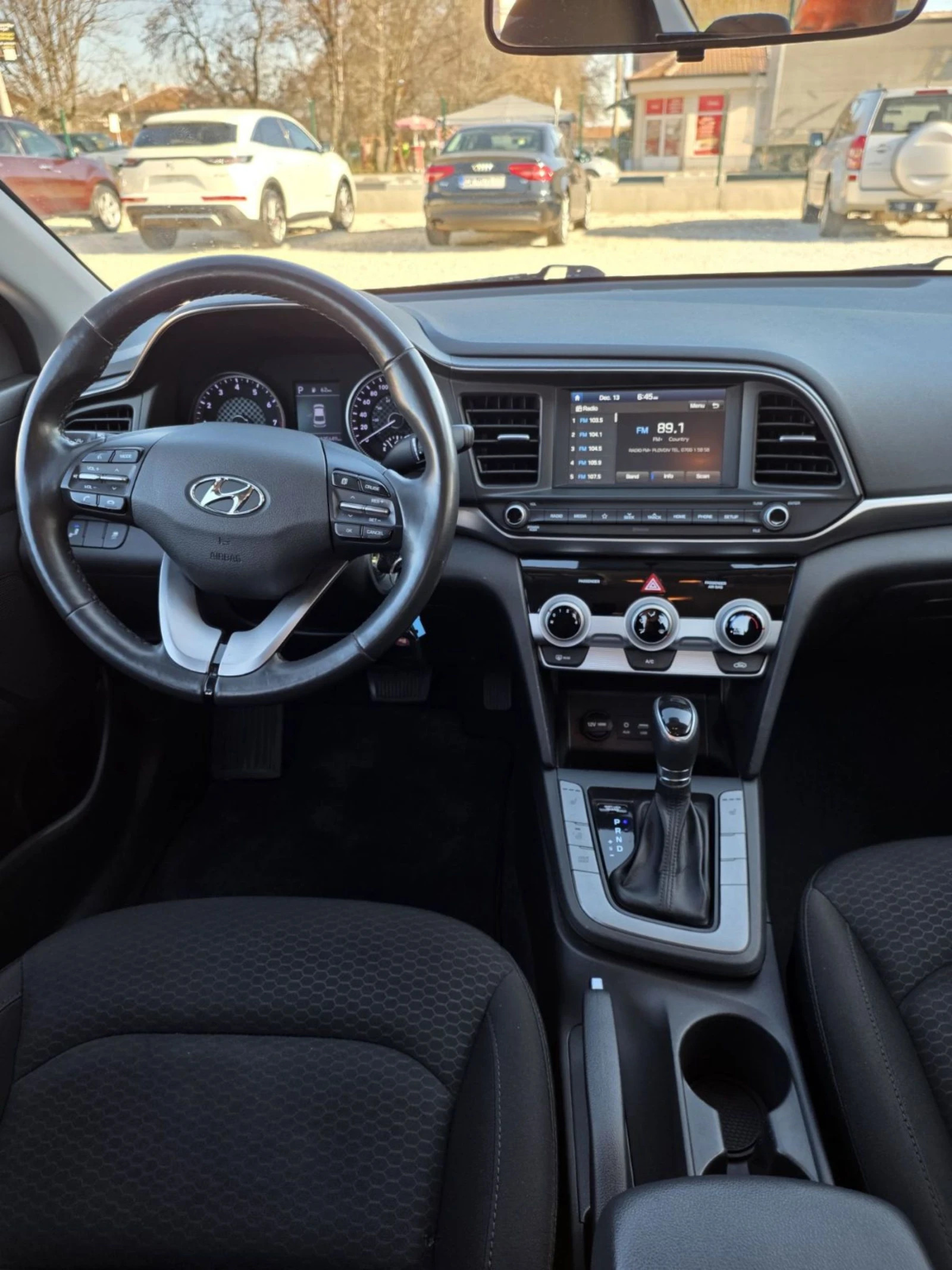 Hyundai Elantra 2.0 автоматик - изображение 8