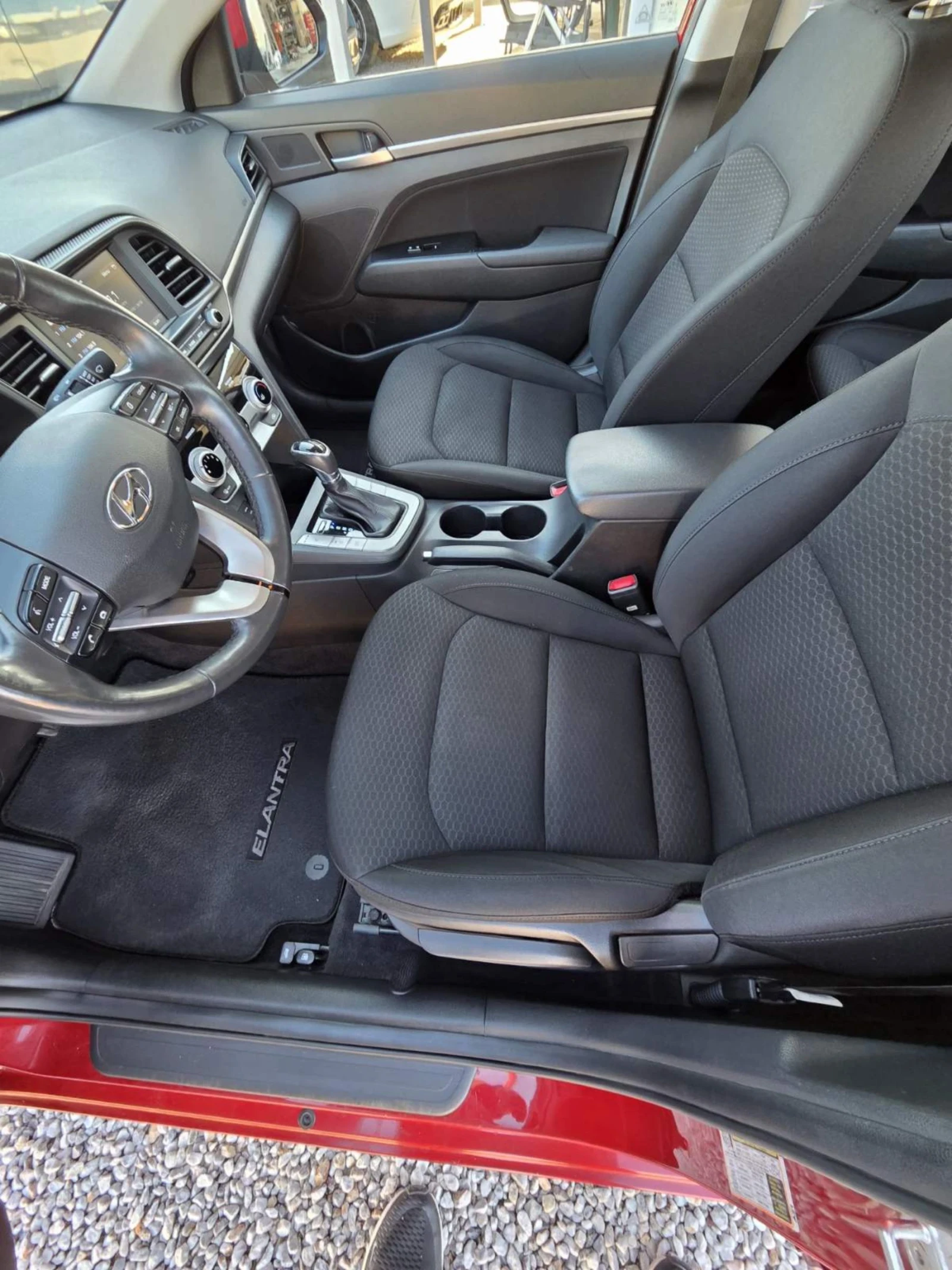 Hyundai Elantra 2.0 автоматик - изображение 9