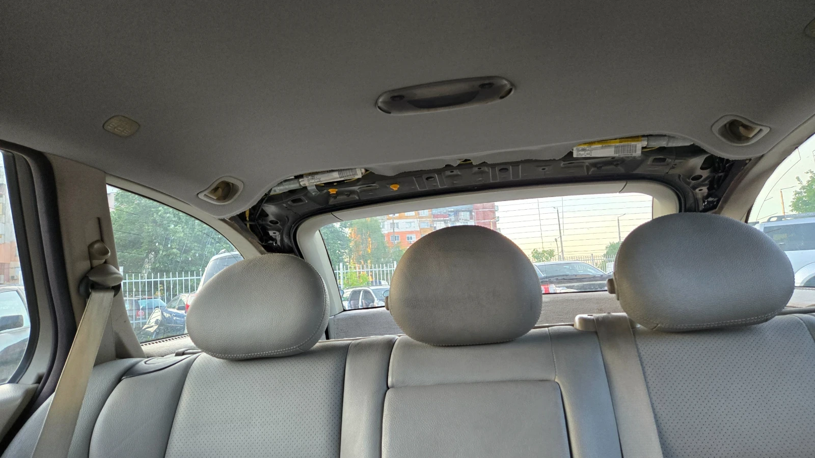 Mercedes-Benz C 220 Avangarde, снимка 9 - Автомобили и джипове - 53829223