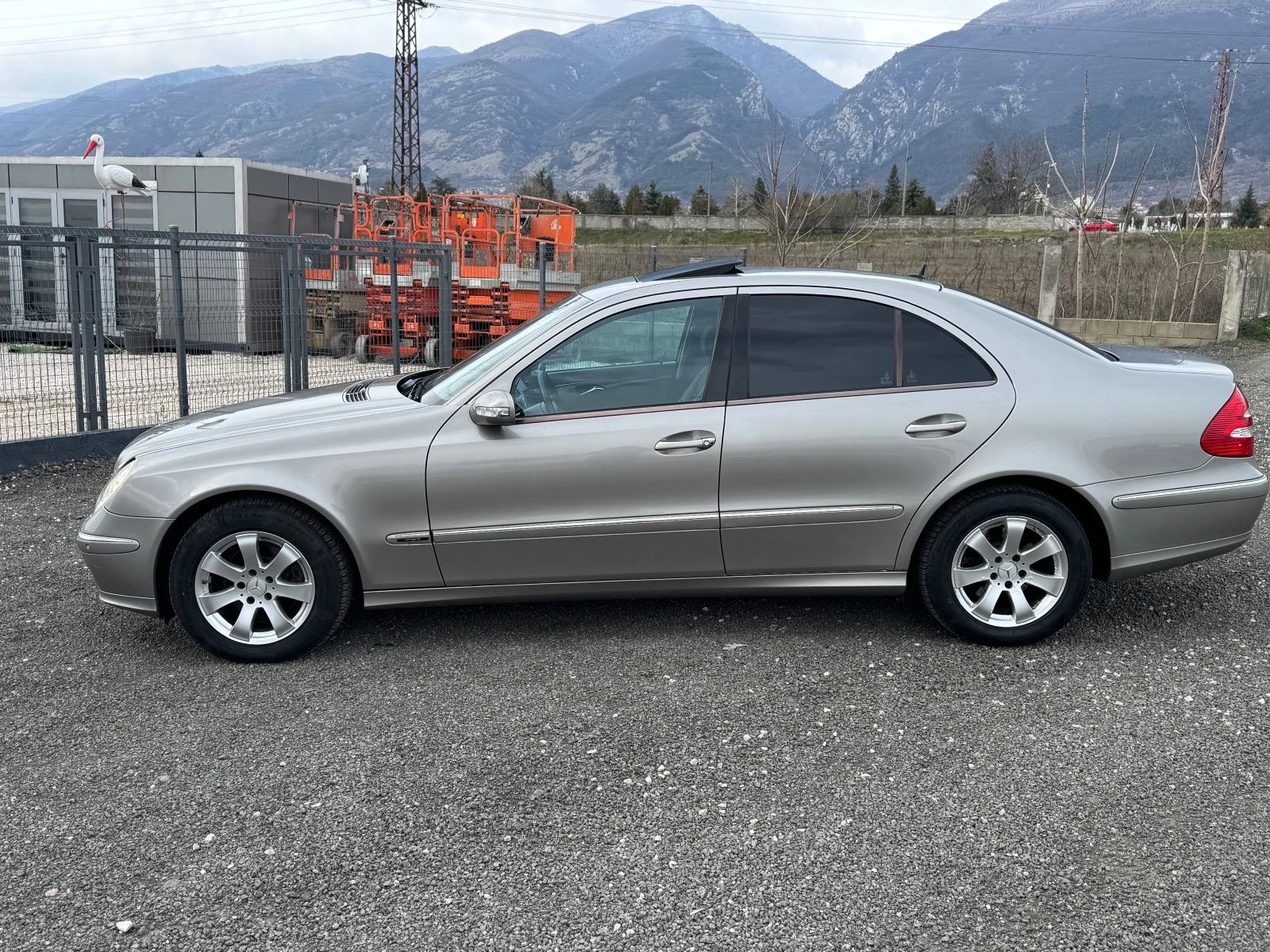 Mercedes-Benz E 320 CDI, снимка 6 - Автомобили и джипове - 53915261