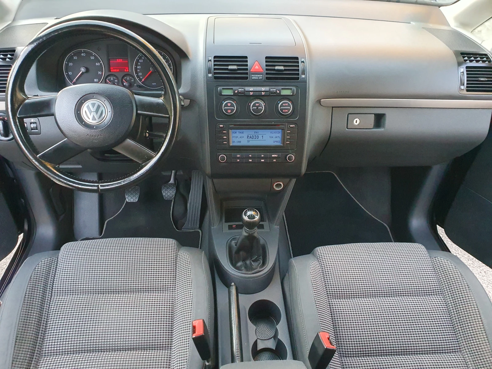 VW Touran 1.6FSI-116K.S., снимка 14 - Автомобили и джипове - 54154049