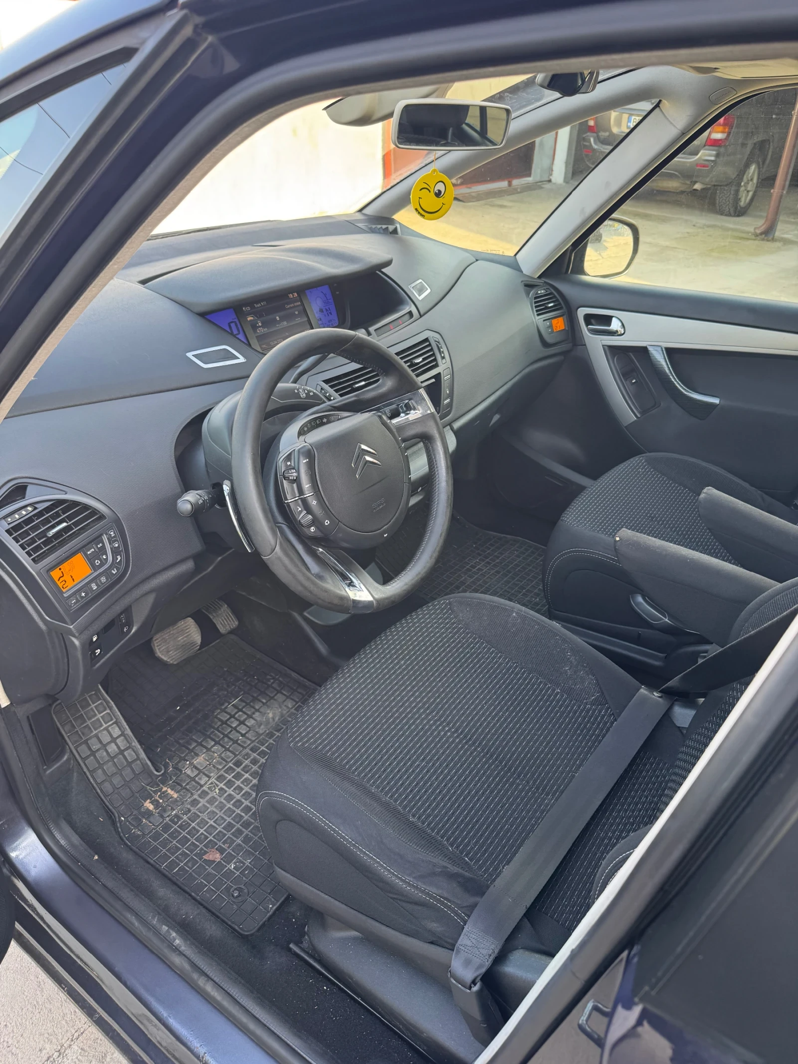 Citroen C4 Picasso 1.6 hdi, снимка 9 - Автомобили и джипове - 54210910