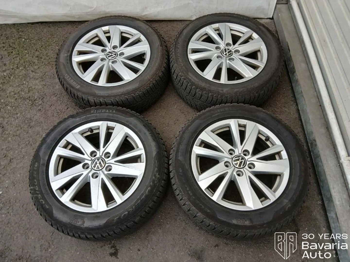 VW Touran 2.0TDI Comfortline DSG, снимка 17 - Автомобили и джипове - 54310322