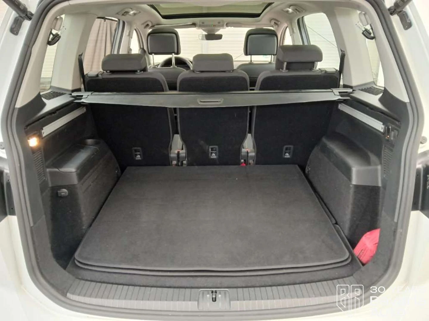 VW Touran 2.0TDI Comfortline DSG, снимка 10 - Автомобили и джипове - 54310322